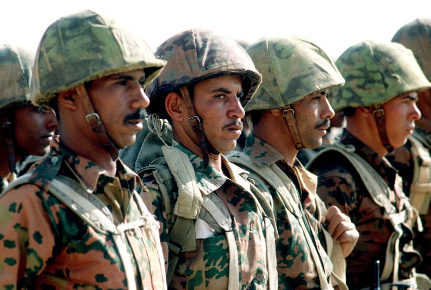 الجيش المصري يعلن مهام جديدة في باب المندب وخليج عدن