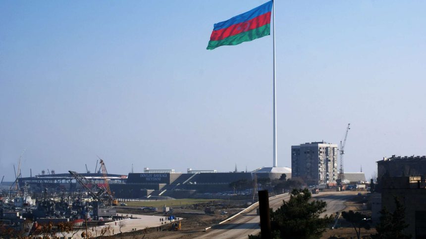 أذربيجان تستدعي السفير الفرنسي احتجاجا على "الاتهامات التي لا أساس لها" ضد باكو