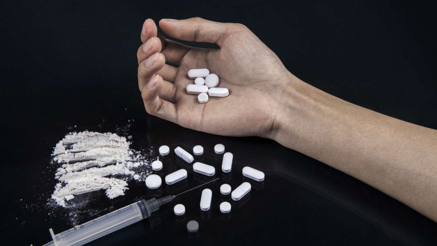 أكثر من 100 ألف حالة وفاة قياسية بجرعة زائدة من المخدرات في الولايات المتحدة