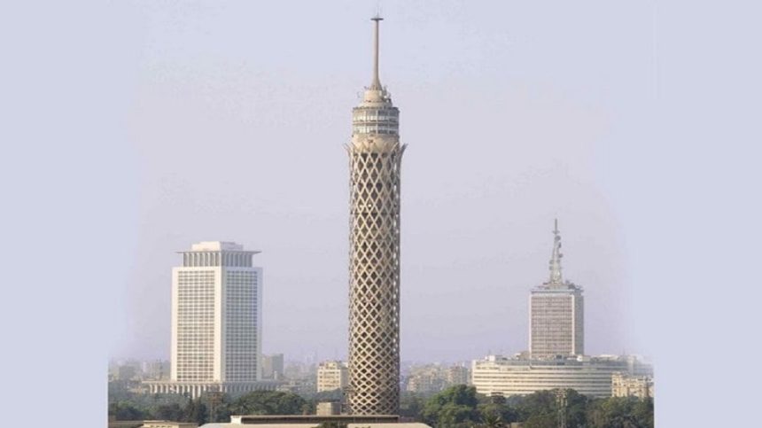 الأمن المصري ينقذ شابا قبل إقدامه على الانتحار بالقفز من أعلى برج في القاهرة