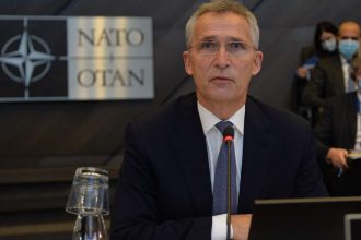 الأمين العام لـ "الناتو" يقول إن الحلف العسكري لن ينجر إلى أزمة أوكرانيا