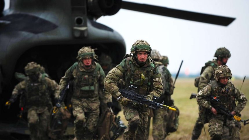 الجيش البريطاني يمد أوكرانيا بأجهزة الكشف عن المعادن وأجهزة لنزع فتيل القنابل .. بالفيديو