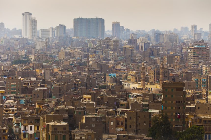 الحكومة المصرية تتخذ إجراءات بعد ارتفاع الأسعار في البلاد