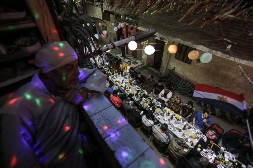 الحكومة المصرية تستعد لشهر رمضان في ظل أزمة السلع