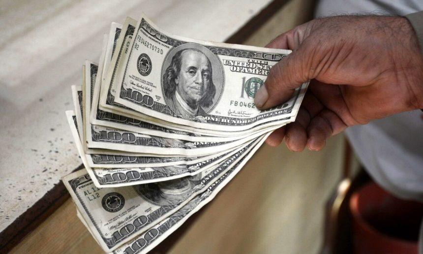 "الدولار الأسود" يتعرض لخسائر جديدة في مصر ..