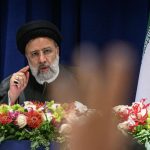 الرئيس الإيراني يحذر من محاولات لتعطيل مسيرة التقدم داخل البلاد