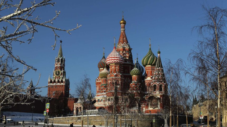 الكرملين: موسكو تستعد ردا على فرض "سقف" على سعر النفط الروسي