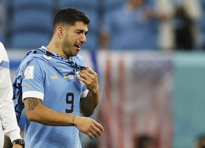 بكاء لويس سواريز بعد خروج أوروجواي من كأس العالم 2022