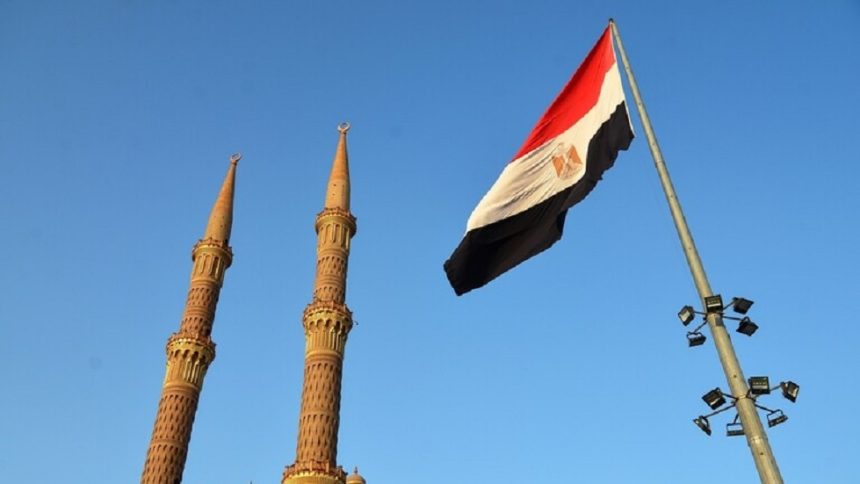 الأوقاف المصرية تحقق في ما يشاع عن اختفاء 4 مقابض أثرية من مسجد الحسين