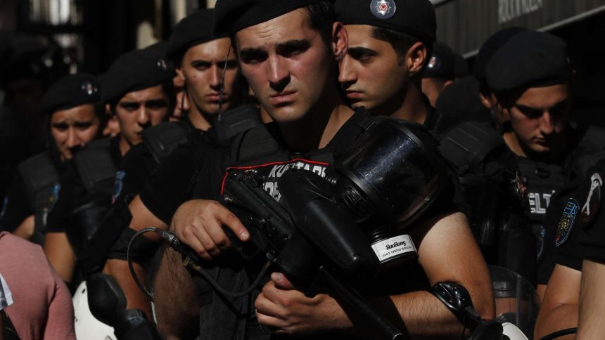 تركيا تعلن اعتقال خلية "حزب العمال الكردستاني" كانت تستعد لتنفيذ عملية إرهابية