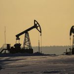 تسمح وزارة الخزانة الأمريكية بخفض سقف أسعار النفط الروسي