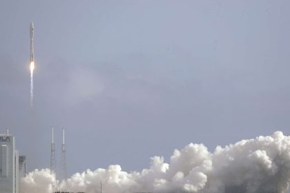 تضع SpaceX أقمار منافستها WinWap في المدار