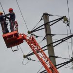 تطالب فرنسا بخفض صادراتها من الكهرباء إلى بريطانيا العظمى بسبب الزيادة المفاجئة في الطلب