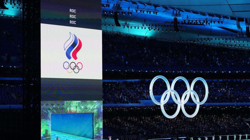رئيس اللجنة الأولمبية الدولية: يجب أن تظل العقوبات المفروضة على روسيا سارية في عام 2023