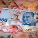 الليرة التركية تسجل انخفاضاً قياسياً عند 18.7 مقابل الدولار