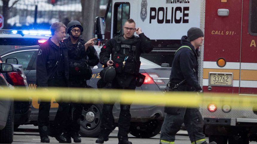قتل طالبان واصيب اثنان اخران في اطلاق نار قرب مدرسة في شيكاغو بالولايات المتحدة الامريكية .... فيديو