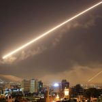 مركز المصالحة الروسي: 4 طائرات حربية إسرائيلية هاجمت منشآت عسكرية في دمشق الليلة الماضية