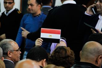 مصر تدرج الإعلامي معتز مطر على قائمة الإرهاب