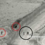 شاهد.. مصريون يخترقون أقوى جدار إسرائيلي على الحدود بطريقة غريبة ويشتبكون مع الجيش (صور)