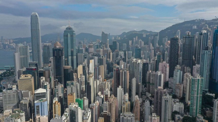 هونغ كونغ تعيد فتح حدودها مع البر الرئيسي للصين بعد 3 سنوات من الإغلاق