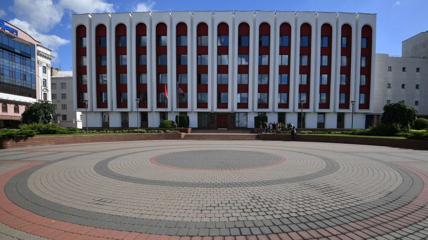وزارة الخارجية البيلاروسية تستدعي السفير الأوكراني بعد سقوط صاروخ على أراضيها