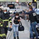وسائل الإعلام.  ارتفع عدد الجرحى من رجال الشرطة في اشتباكات باريس إلى 12