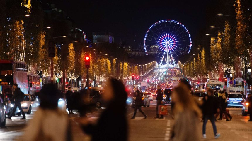 يدخل الحظر المفروض على إعلانات الإضاءة في الليل حيز التنفيذ في فرنسا