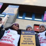 يشل إضراب تاريخي قطاع الرعاية الصحية في بريطانيا العظمى للمطالبة برفع الأجور