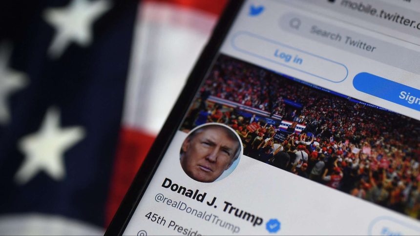 يعتزم تويتر إزالة حساب ترامب من المنصة قبل أشهر من أحداث 6 يناير