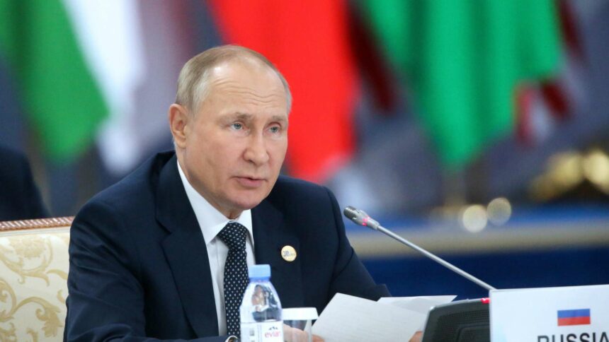 بوتين: الوضع في الاقتصاد الروسي مستقر وأفضل بكثير مما كان متوقعا