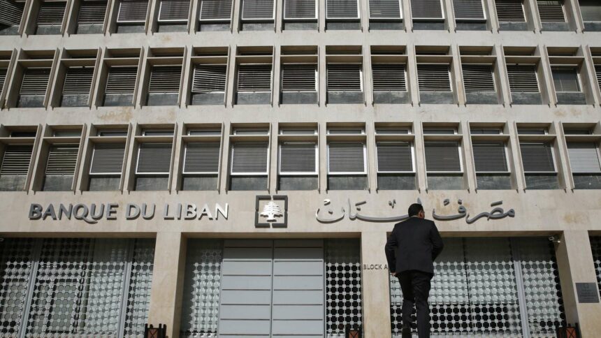 خبير اقتصادي: لبنان دخل مرحلة انفلت فيها سعر صرف الدولار