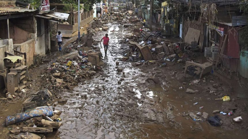 فيضانات وانهيارات أرضية تقتل 51 شخصًا في الفلبين