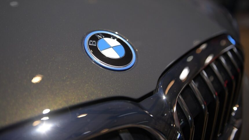 مصر.. إعادة إطلاق أول سيارة BMW محلية