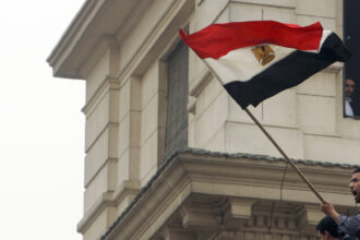 مصر تفرض ضريبة جديدة على الوثائق الرسمية