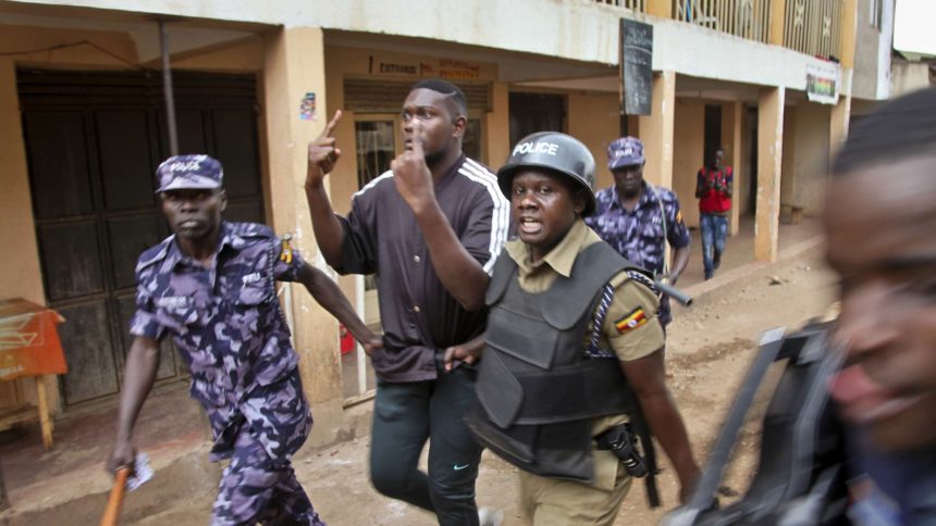 مقتل 9 أشخاص على الأقل في تدافع بمركز تسوق في أوغندا