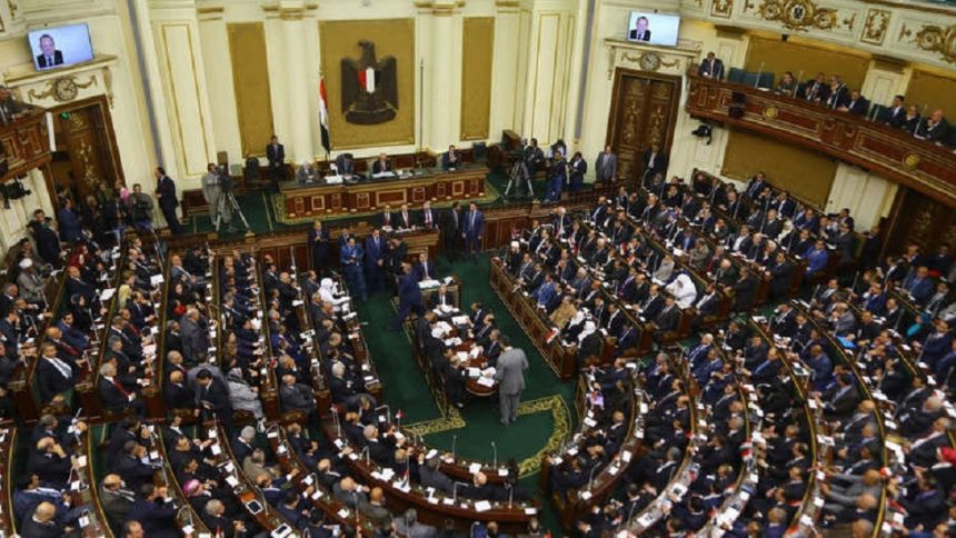 نائبان يطالبان بإقالة وزير التموين المصري "لا جدوى من الاستمرار معنا"