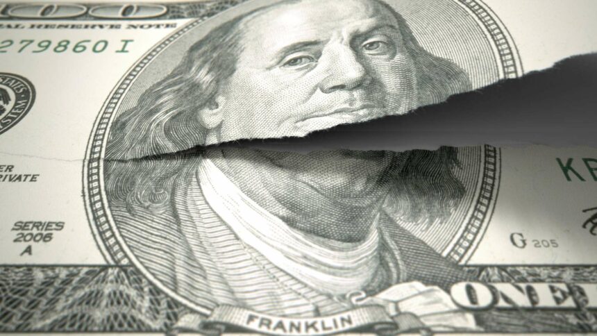 "واشنطن ستهبط مع الدولار" ... محلل سياسي أمريكي يرى بادرة رهيبة