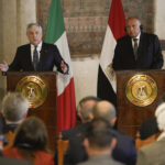 وزير الخارجية الإيطالي يبحث مع نظيره المصري قضيتي ريجيني وباتريك زكي