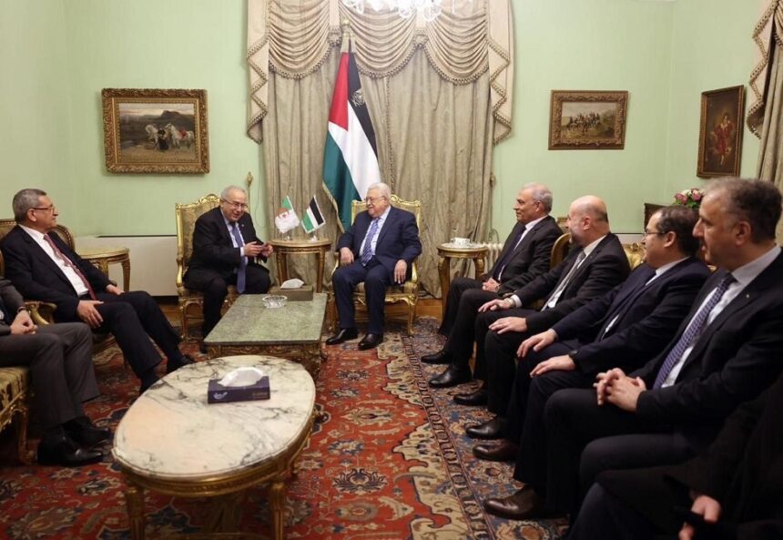 محمود عباس يستقبل وزير الخارجية الجزائري عشية