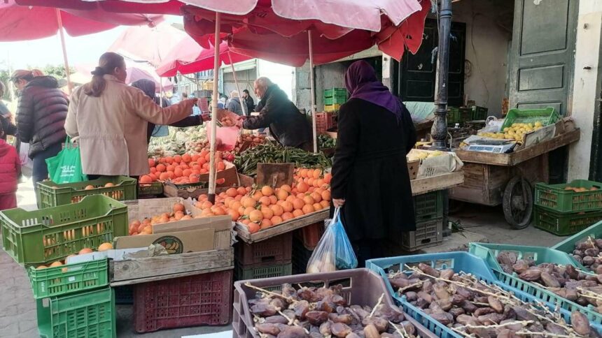 التونسيون يستعدون لاستقبال شهر رمضان بجيوب فارغة .. بالصور