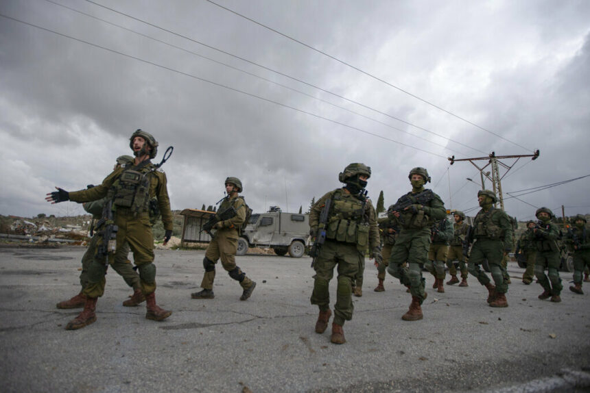 إسرائيل تستدعي مئات الجنود وتنشر نقاطا أمنية جديدة على الحدود مع مصر