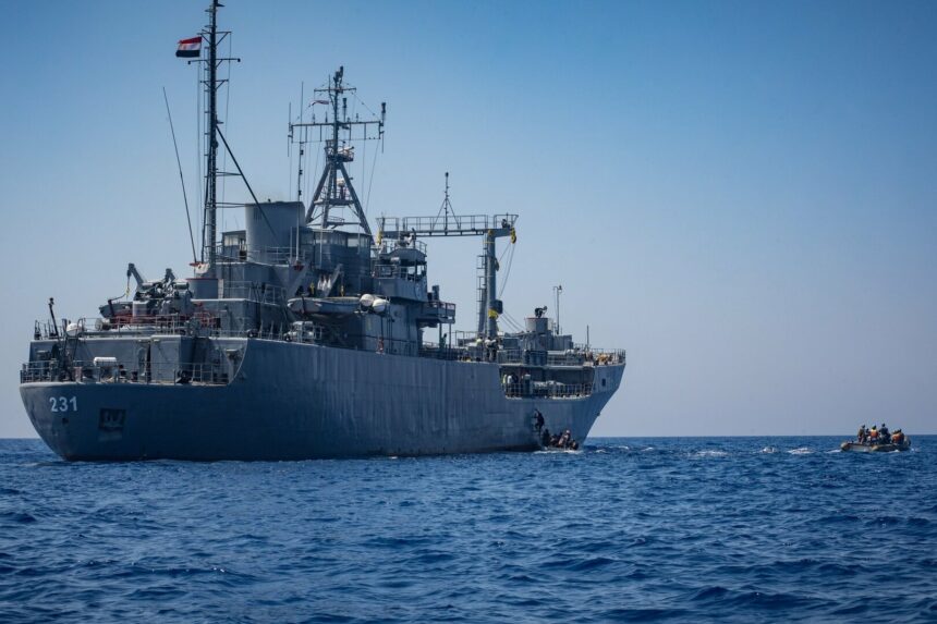 الجيش المصري يرسل سفينة مساعدات إضافية إلى سوريا