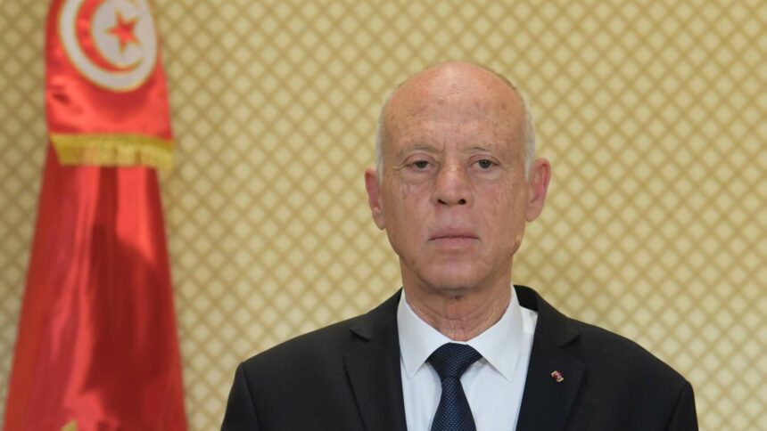 الرئيس التونسي: العصابات المنظمة وراء أزمة السلع وارتفاع الأسعار