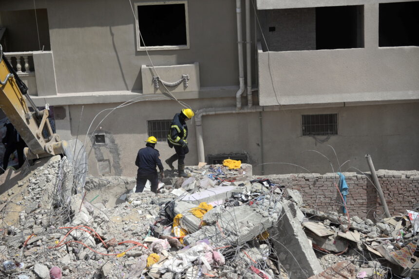 مصر.. ارتفاع حصيلة ضحايا انهيار مبنى دمنهور إلى 4 أشخاص