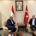 وزير الخارجية المصري يصل إلى تركيا بعد زيارة قصيرة لدمشق