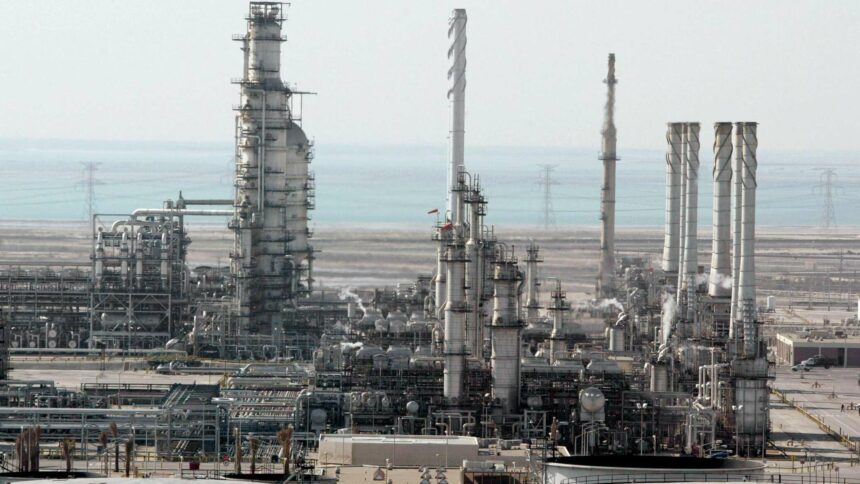 انخفاض قيمة صادرات النفط السعودية