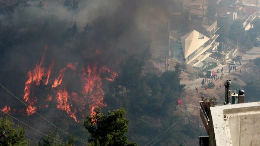 1400 شخص يكافحون حرائق الغابات في جنوب غرب الصين