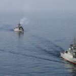 البحرية الأمريكية: الحرس الثوري الإيراني يستولي على ناقلة نفط جديدة في مضيق هرمز