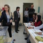 الناخبون في تركيا يبدأون التصويت لمرشحي الرئاسة والبرلمان ... صور وفيديو