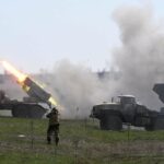 عقيد أمريكي: الجيش الأمريكي سيفقد مخزونه الكامل من الصواريخ والمعدات العسكرية في أوكرانيا